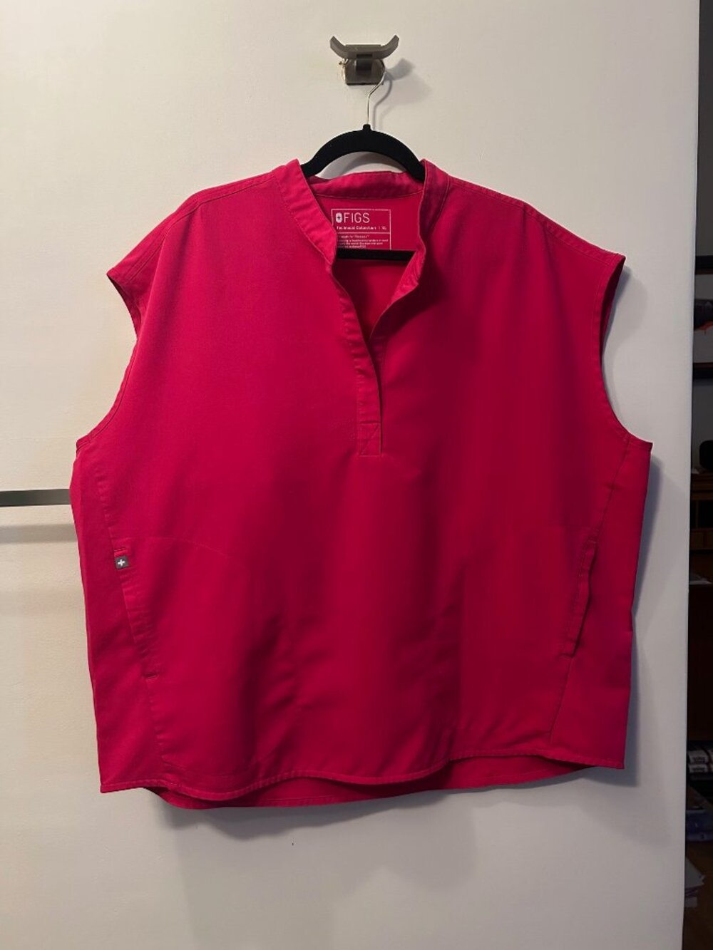 FIGS Rafaela Oversized Scrub Top Scrubs Sleeveless Shirt Size XL Pink Women's